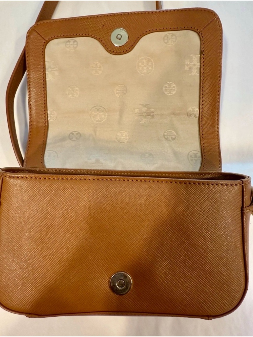 Tory Burch Tan Leather Crossbody with Gold Chain - Picture 4 of 7